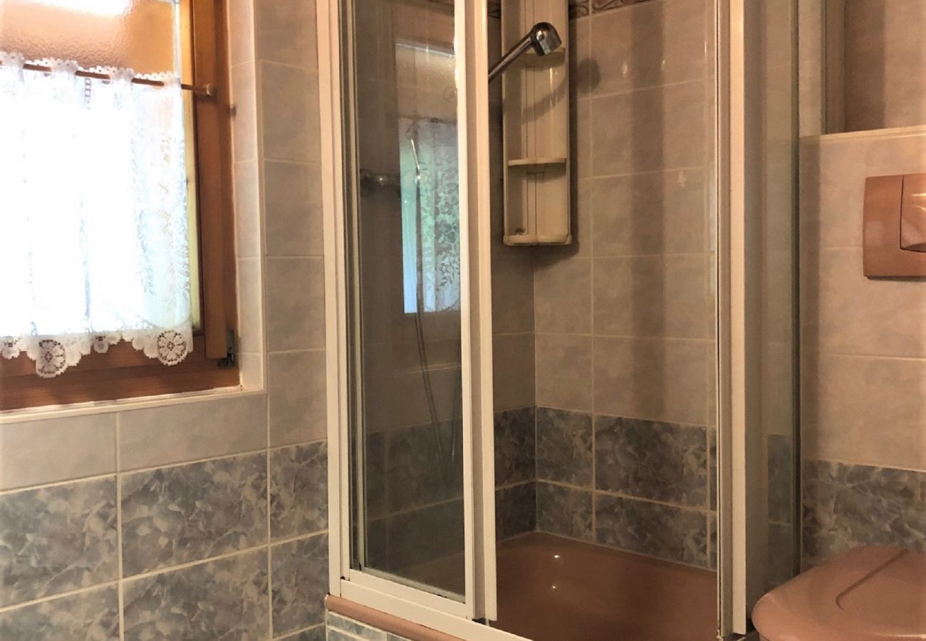 Dusche und WC