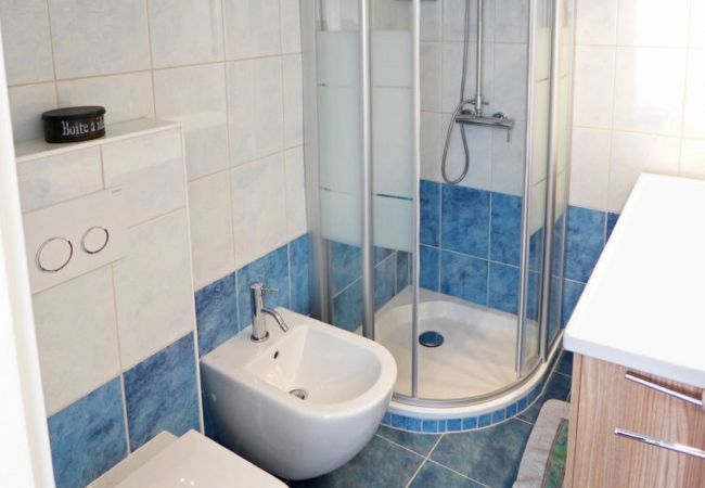 Ferienwohnung in Crans-Montana - Pied-à-terre in Crans-Montana, pool and view - Swi Ferienwohnung in Crans-Montana - Pied-à-terre in Crans-Montana, pool and view - Swi