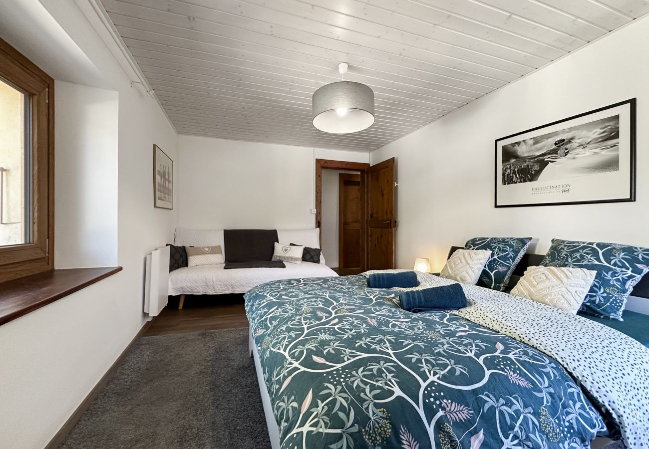 Ferienwohnung in Salvan - Swiss Alpine Retreat & View near Martigny
