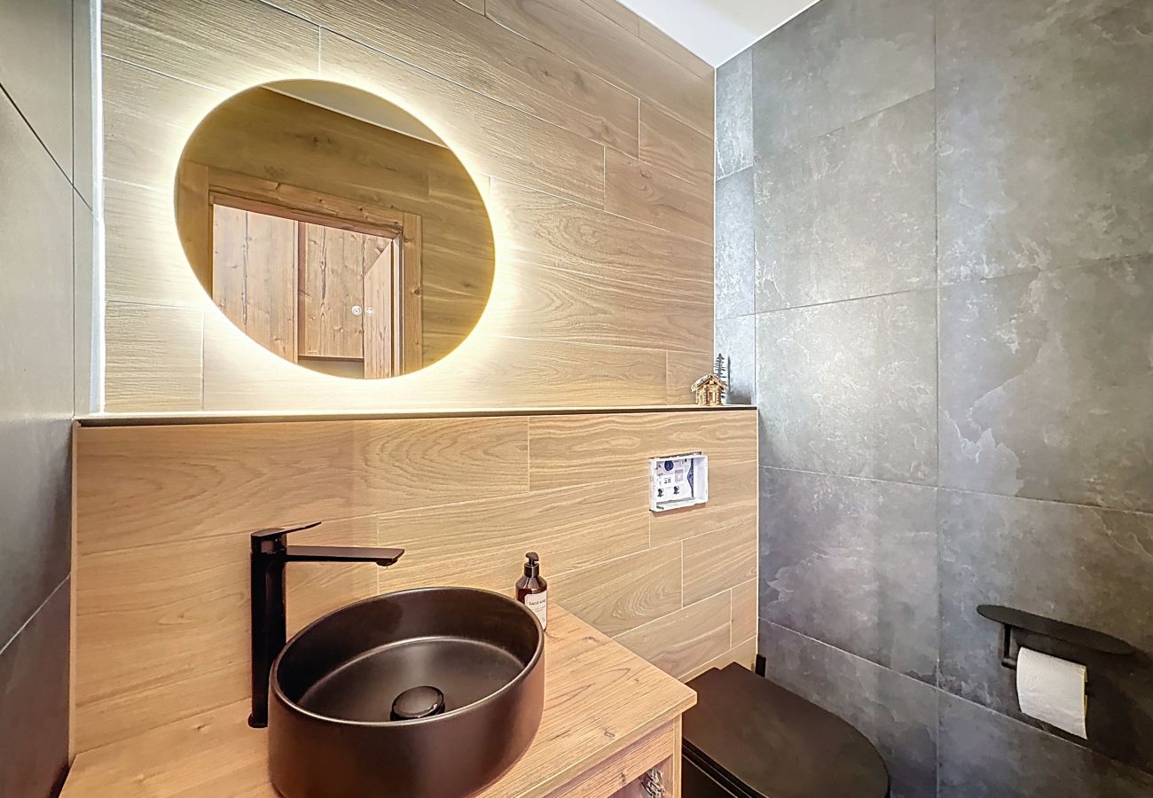 Ferienwohnung in Crans-Montana - From green to slopes - Alpine ski and golf  condo