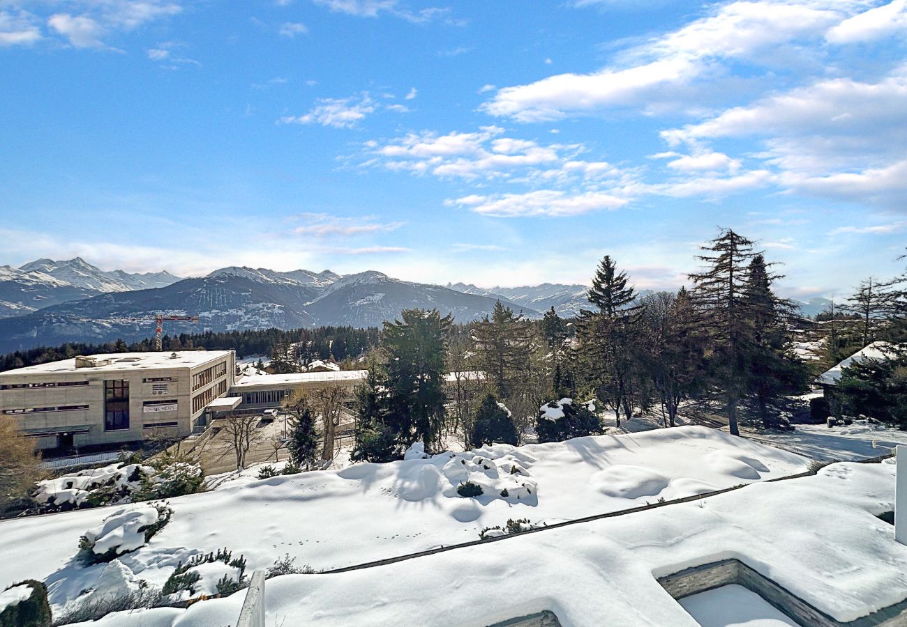 Studio in Crans-Montana - Alpine Club Retreat – Central Studio, Pool & View