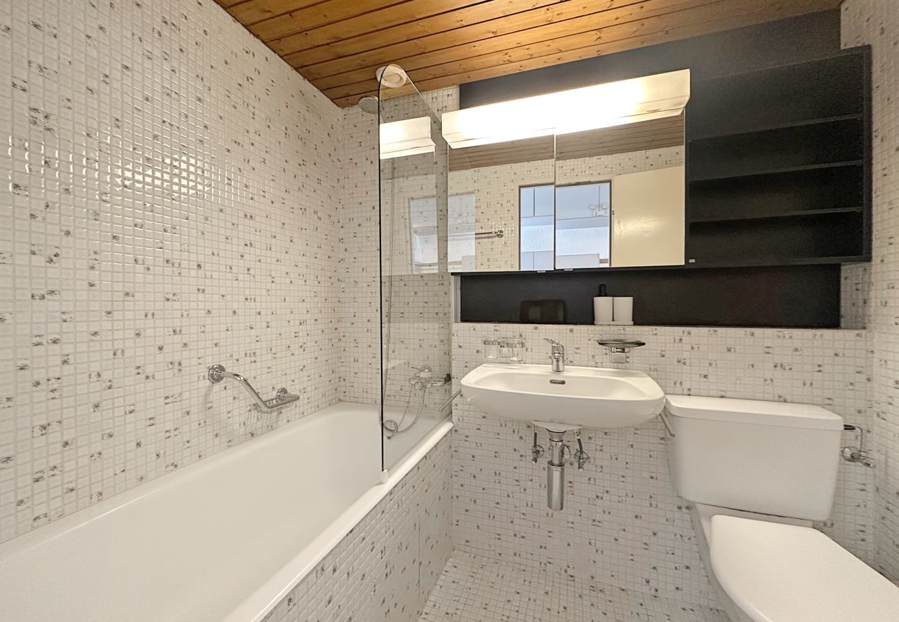 Studio in Crans-Montana - Alpine Club Retreat – Central Studio, Pool & View