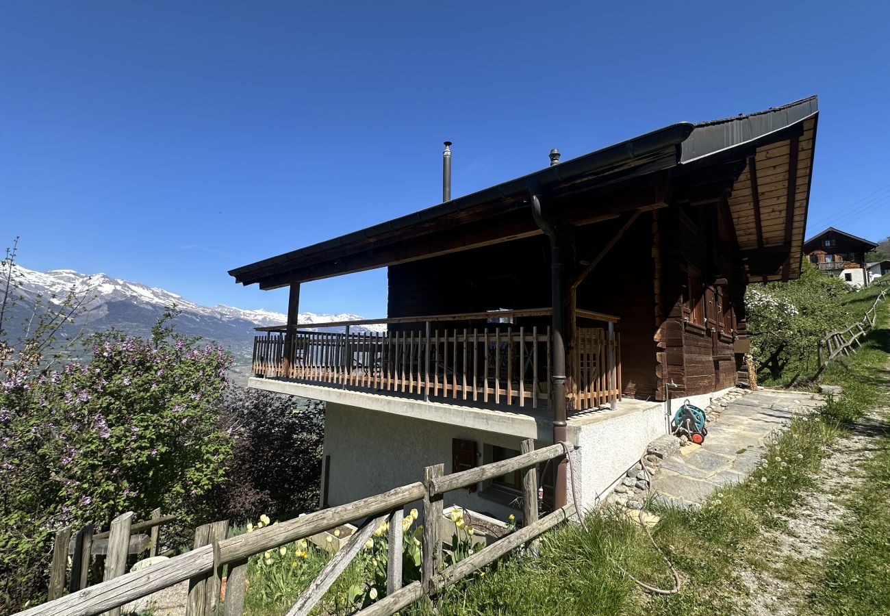 Chalet in Les Agettes - Alpine Nest Chalet – Stunning Mountain Views