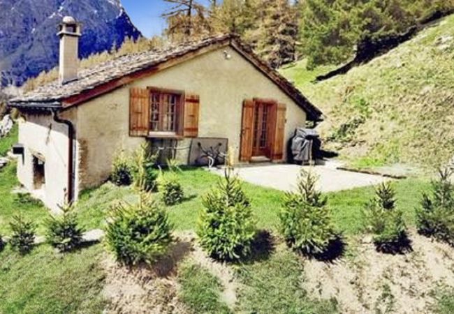 Chalet in La Fouly - Chalet Le Basset - Family Chalet in the Swiss Alps