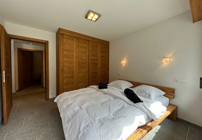 Master suite with double bed