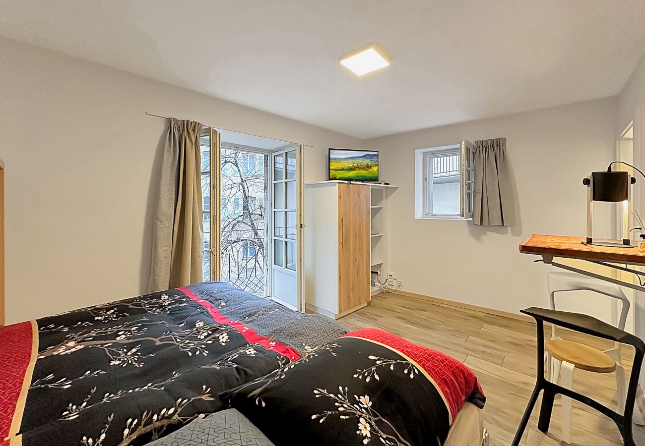 View of the studio and the comfortable double bed