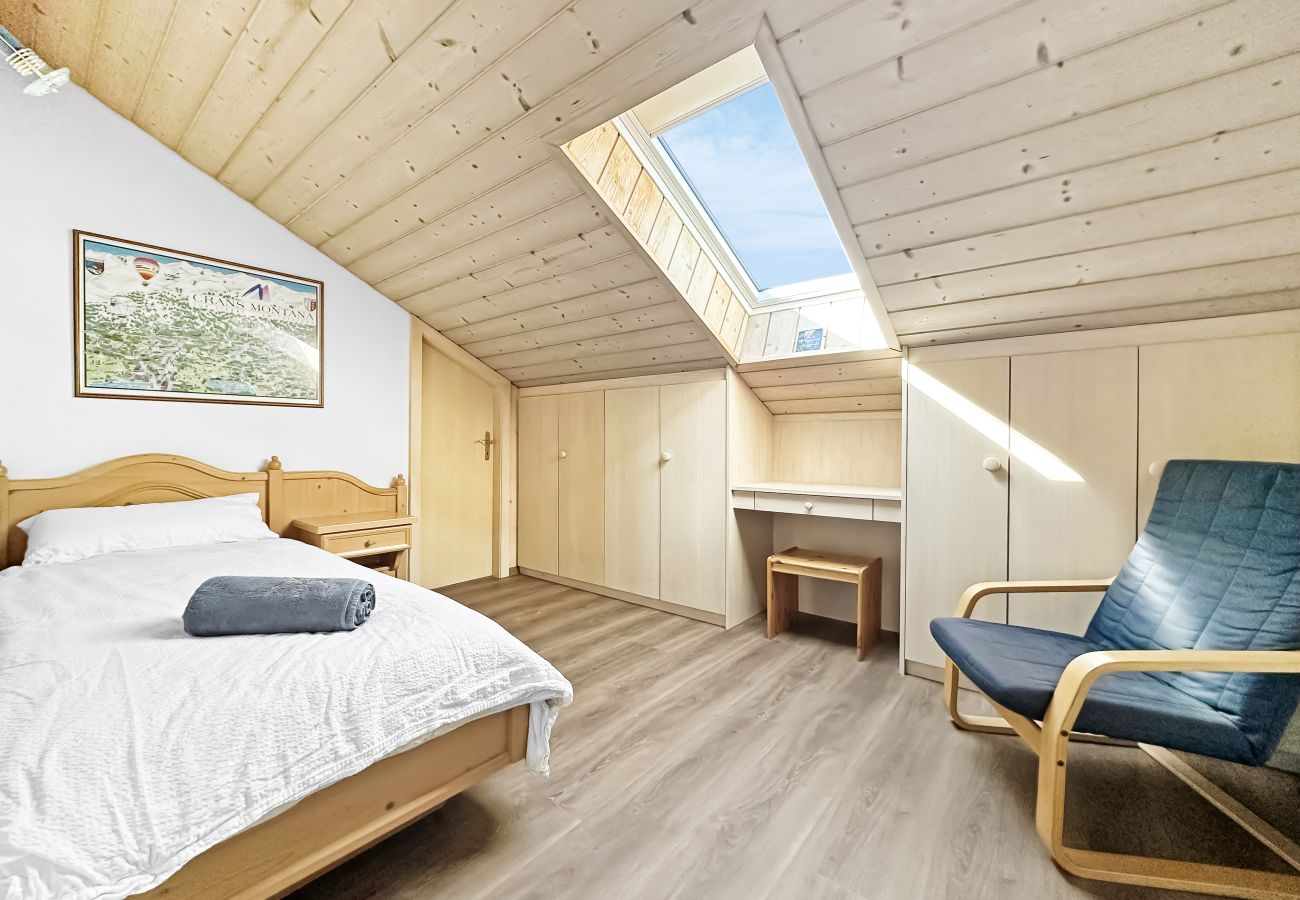 Apartment in Mollens - Family Penthouse with view of the Swiss Alps