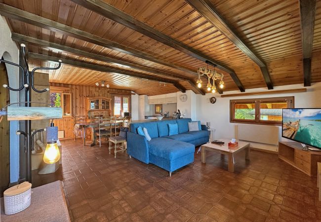 Apartment in Les Agettes - Bear Ridge Retreat - 8mns to slopes - Swiss Alps