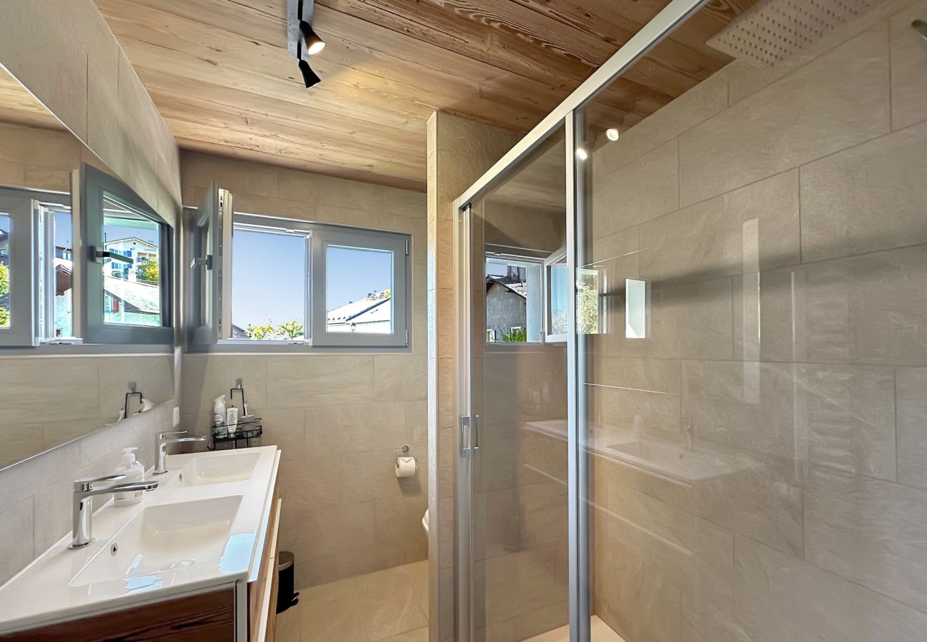 Chalet in Lens - The Gathering Lodge - Crans Montana - Swiss Alps