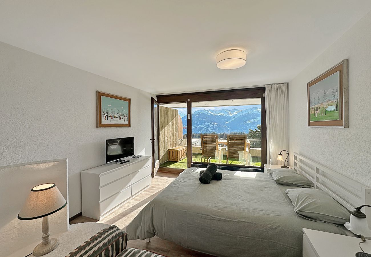 Studio in Crans-Montana - Alpine Club Retreat – Central Studio, Pool & View