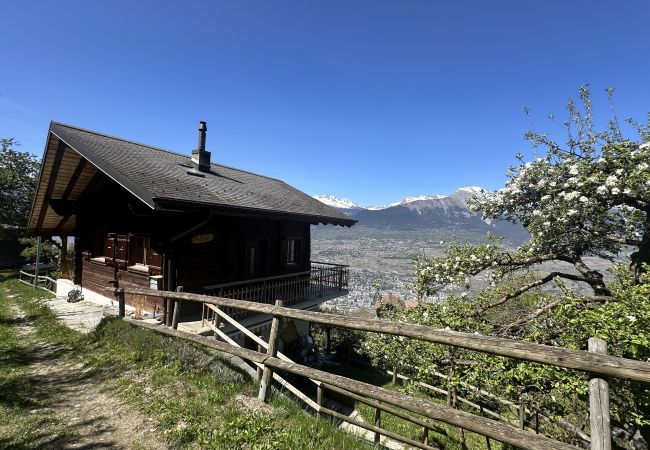 Chalet in Les Agettes - Alpine Nest Chalet – Stunning Mountain Views