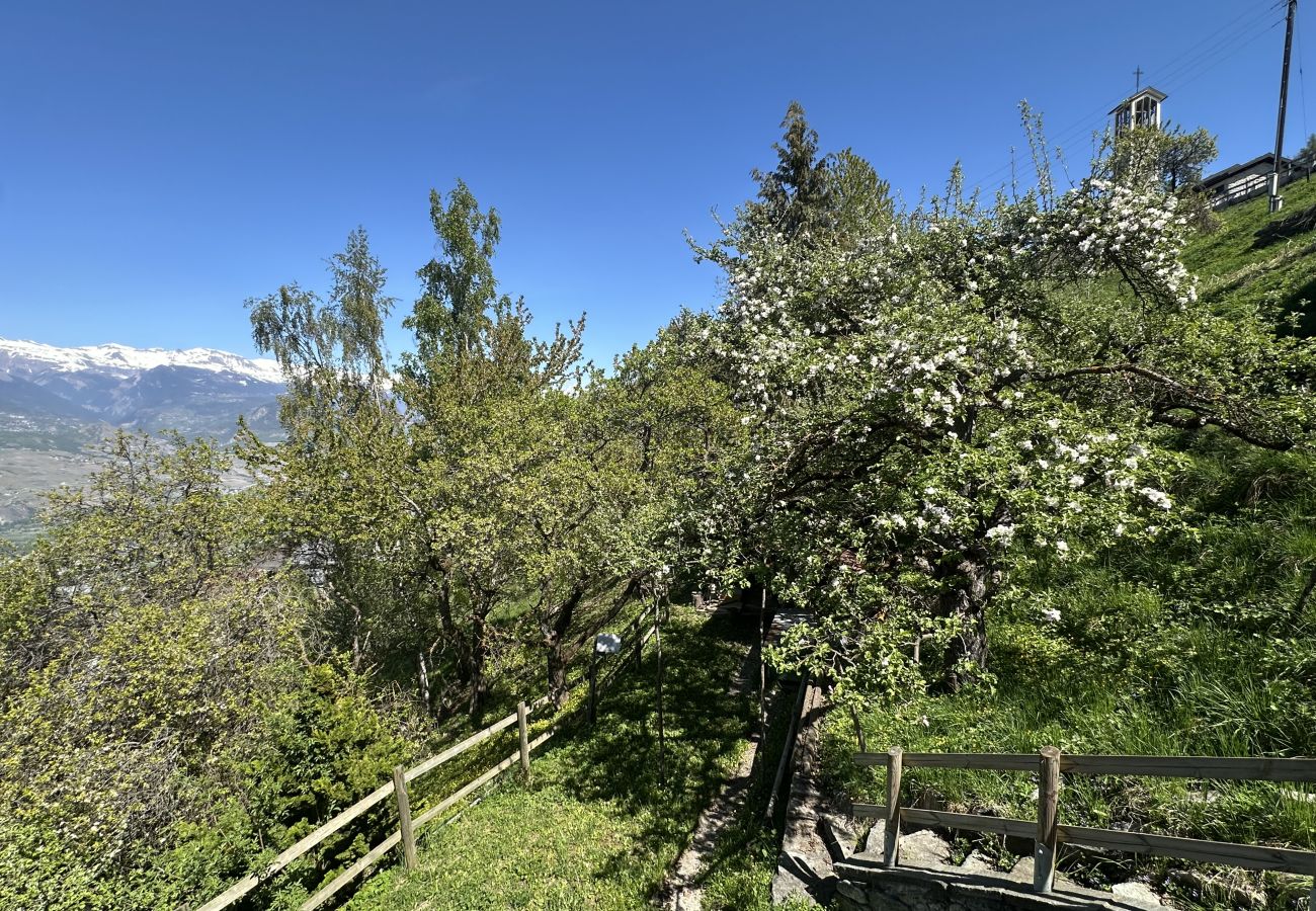 Chalet in Les Agettes - Alpine Nest Chalet – Stunning Mountain Views