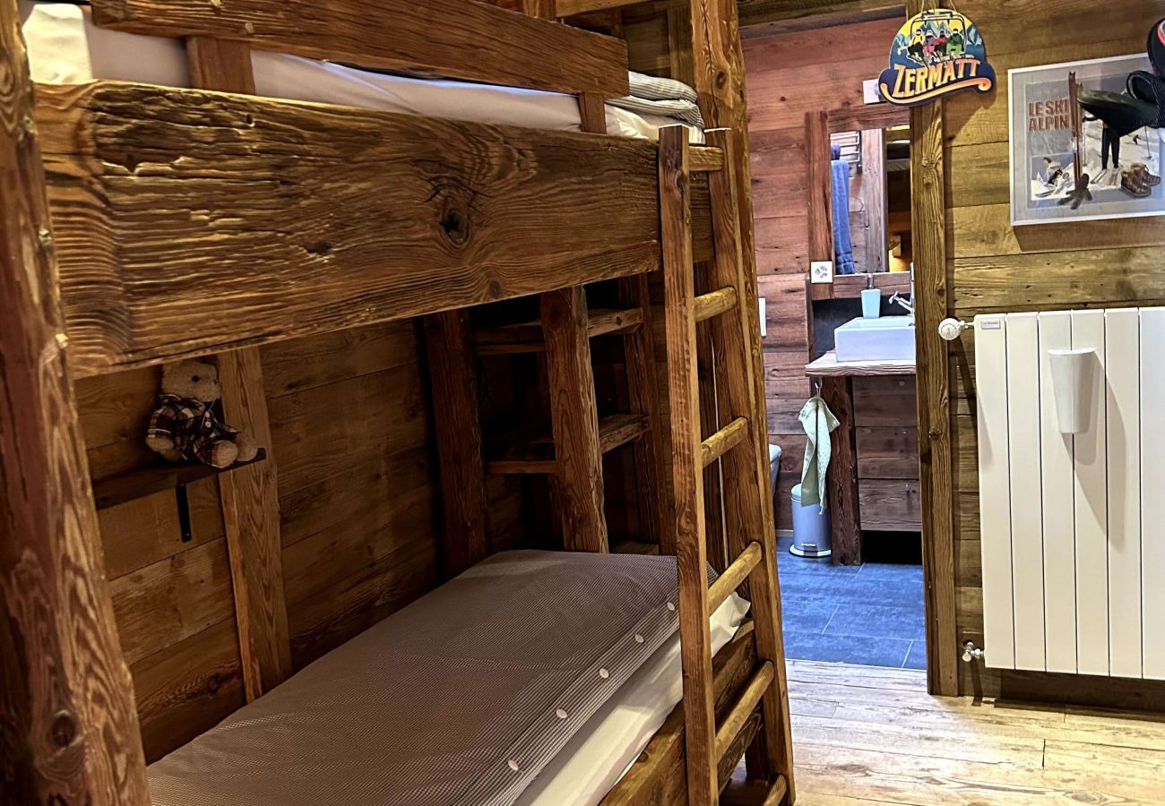 Apartment in Zermatt - Matterhorn Alpine Hideaway – Cozy Renovated Apartm