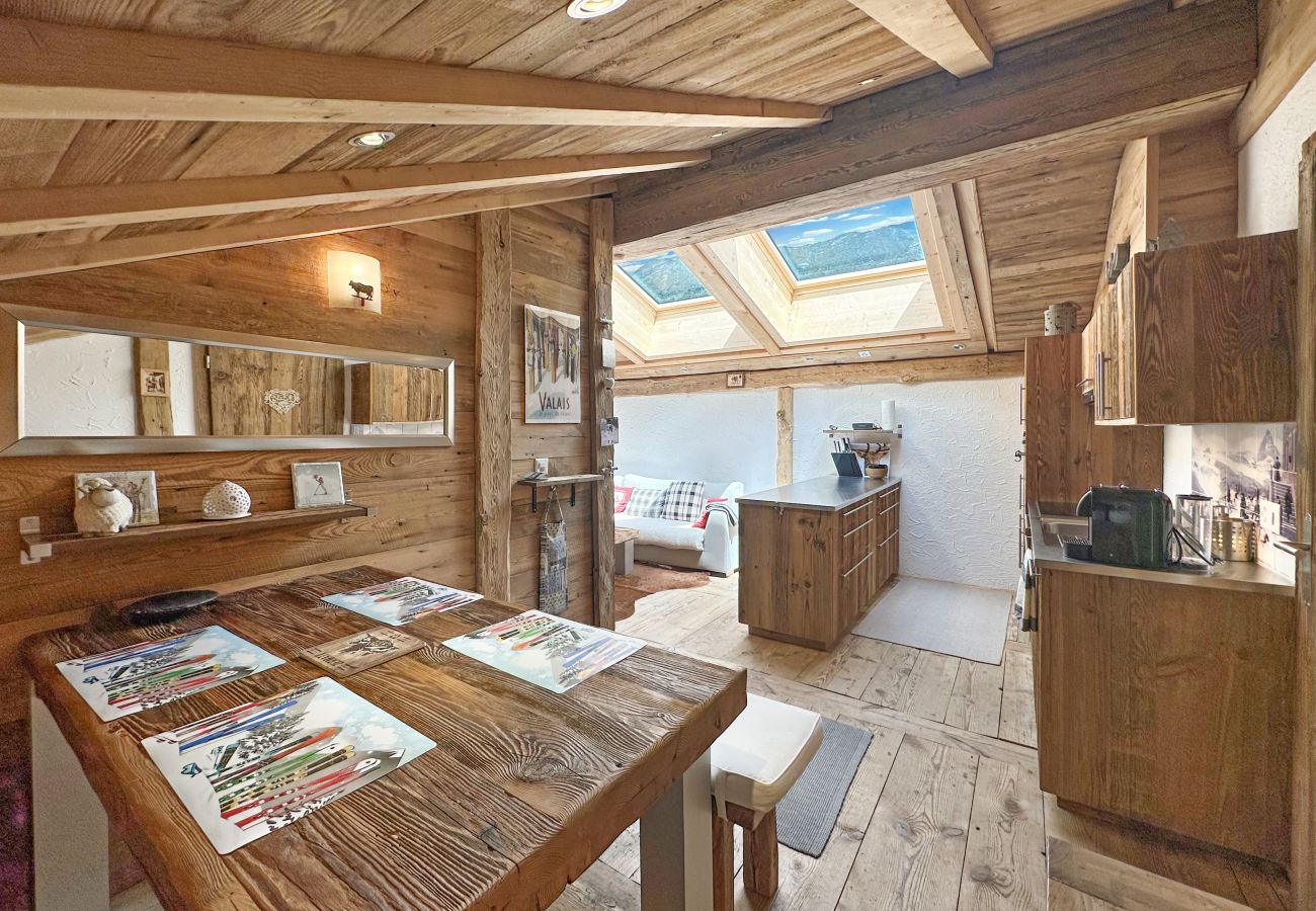 Apartment in Zermatt - Matterhorn Alpine Hideaway – Cozy Renovated Apartm