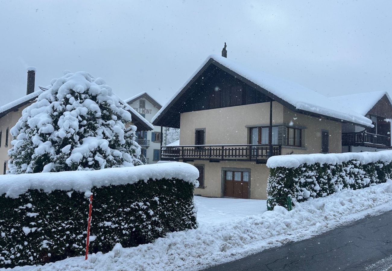 Chalet in Les Marécottes - Chalet l’Escapade – Cozy Alpine Retreat | 6 Guests