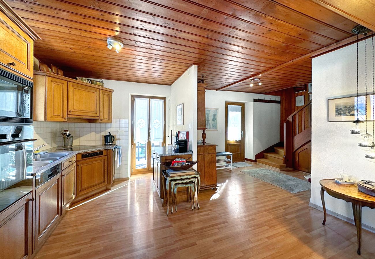 Chalet in Les Marécottes - Chalet l’Escapade – Cozy Alpine Retreat | 6 Guests