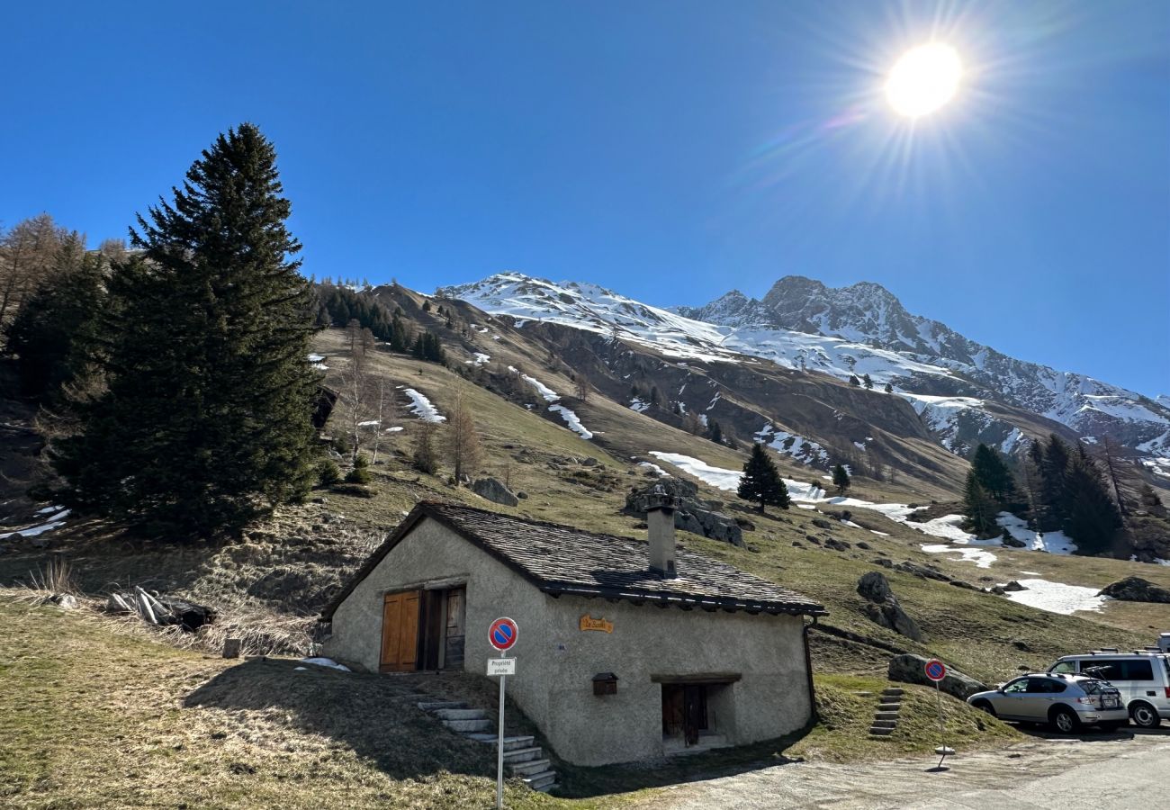 Chalet à La Fouly - Chalet Le Basset - Family Chalet in the Swiss Alps