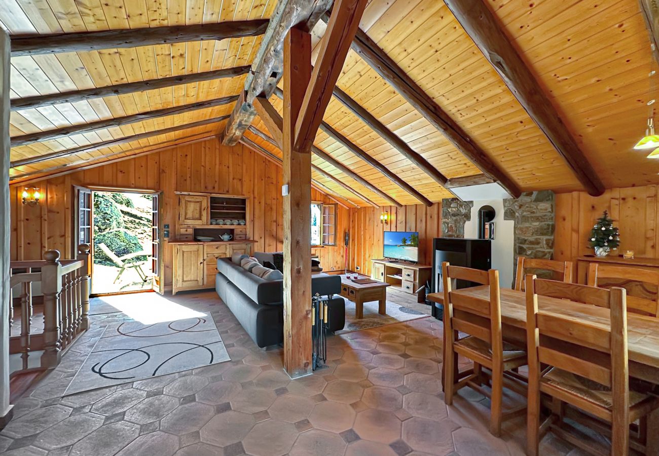 Chalet à La Fouly - Chalet Le Basset - Family Chalet in the Swiss Alps