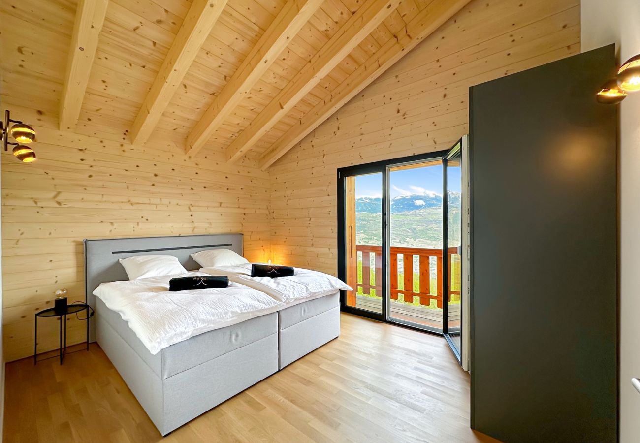 Chambre double spacieuse assurant votre confort grâce à son lit King Size