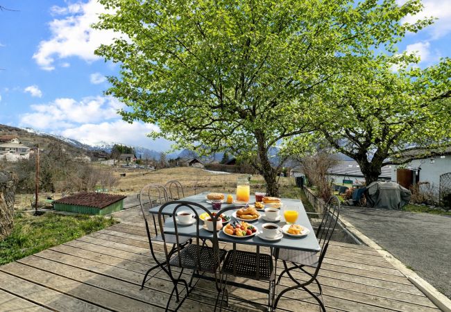 Chalet à Lens - Modern Home for 8 near Crans-Montana • Terrace & F