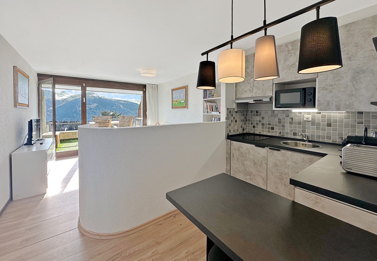 Studio à Crans-Montana - Alpine Club Retreat – Central Studio, Pool & View