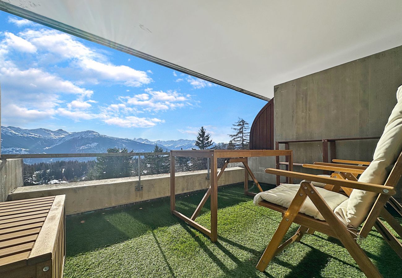 Studio à Crans-Montana - Alpine Club Retreat – Central Studio, Pool & View