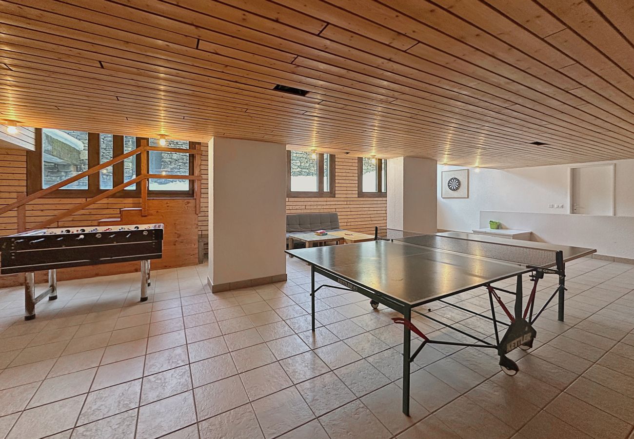 Studio à Crans-Montana - Alpine Club Retreat – Central Studio, Pool & View