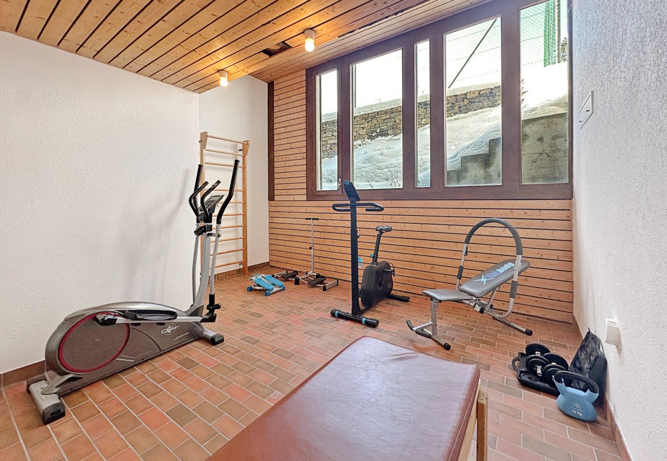 Studio à Crans-Montana - Alpine Club Retreat – Central Studio, Pool & View