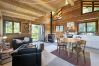 Chalet à Les Agettes - Alpine Nest Chalet – Stunning Mountain Views