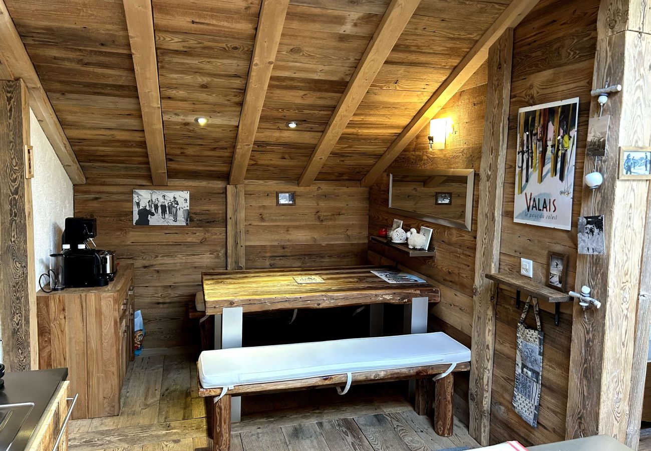 Appartement à Zermatt - Matterhorn Alpine Hideaway – Cozy Renovated Apartm